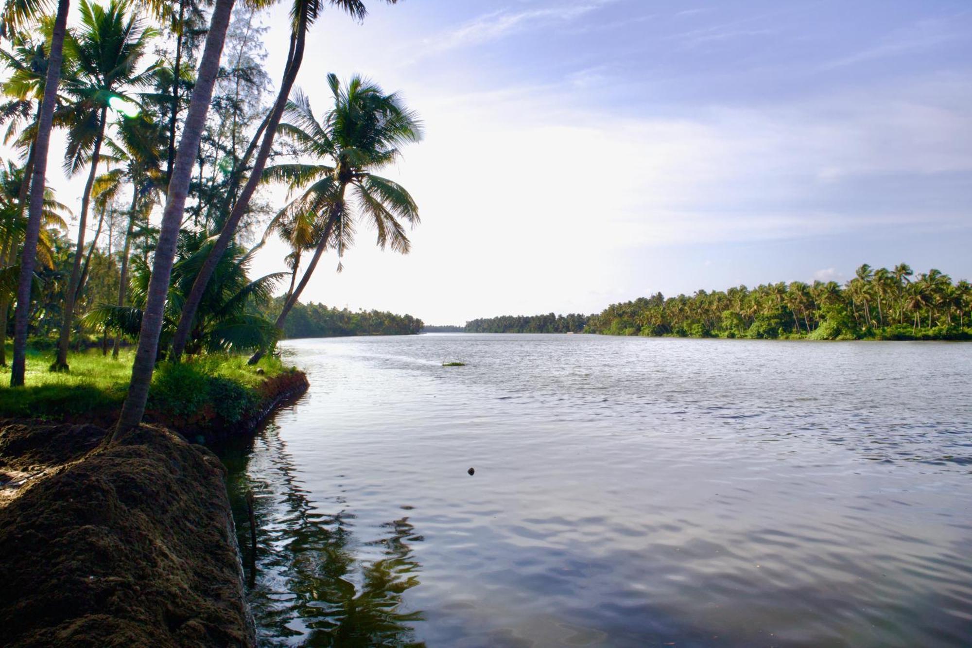 Ambili Riverfront Villa With Party Hall Irimbranallur Exterior foto
