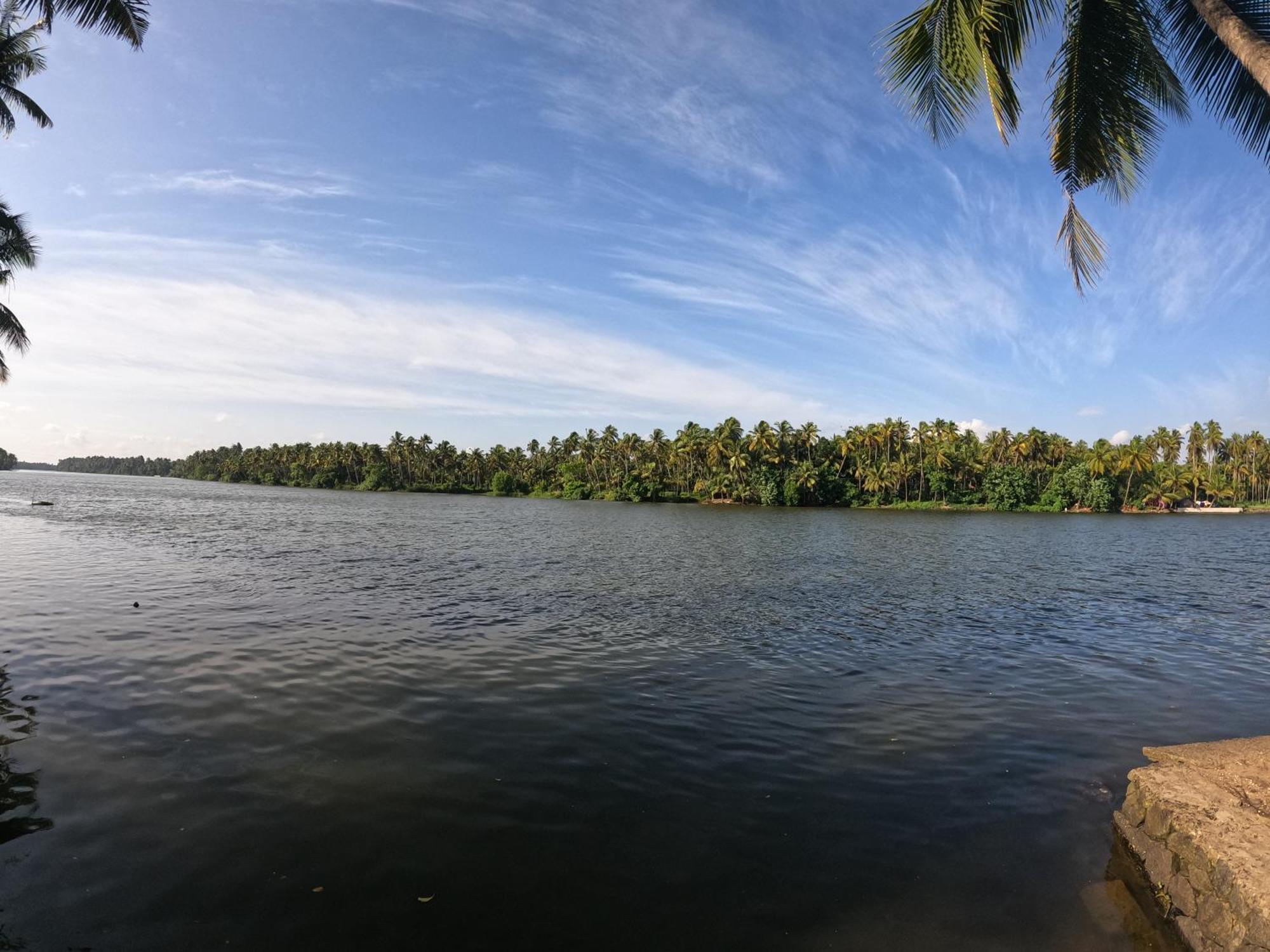 Ambili Riverfront Villa With Party Hall Irimbranallur Exterior foto