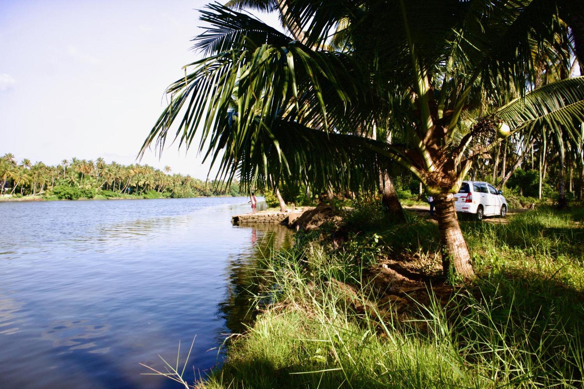 Ambili Riverfront Villa With Party Hall Irimbranallur Exterior foto